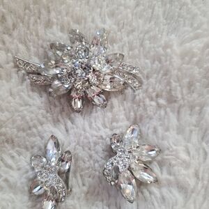 VTG Eisenberg Ice demi-parure set in like new condition.